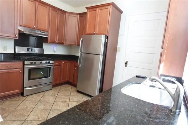 $1,995 | 5612 Camp Street, New Orleans, LA 70115