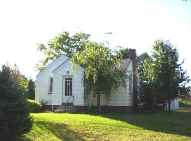139 5th Street Andover, IL 61238 - Photo 1 of 8 Gallery Image 1