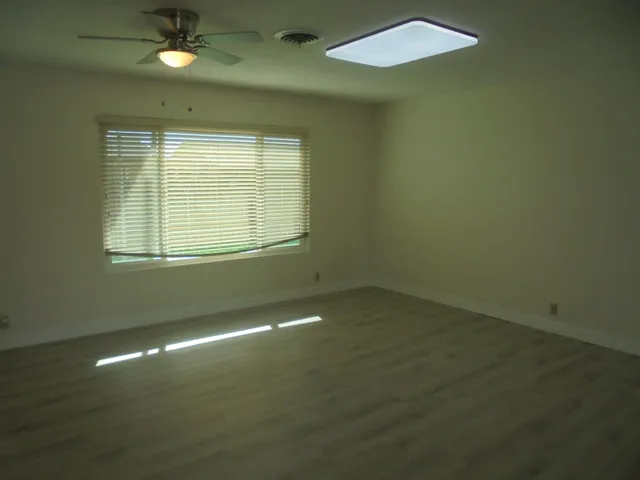 a view of empty room with window