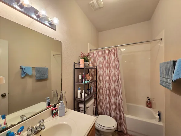 $2,450 | 204 Valona Loop, Round Rock, TX 78681