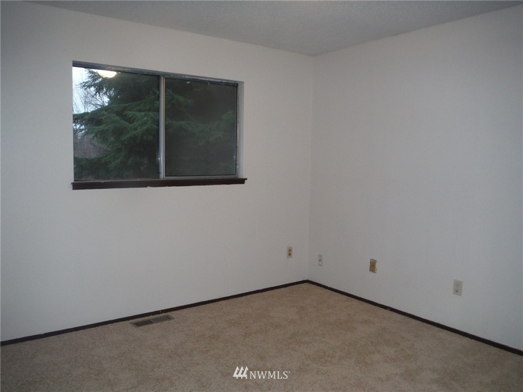 21527 9th Place West Bothell, WA 98021 - Photo 9 of 22
