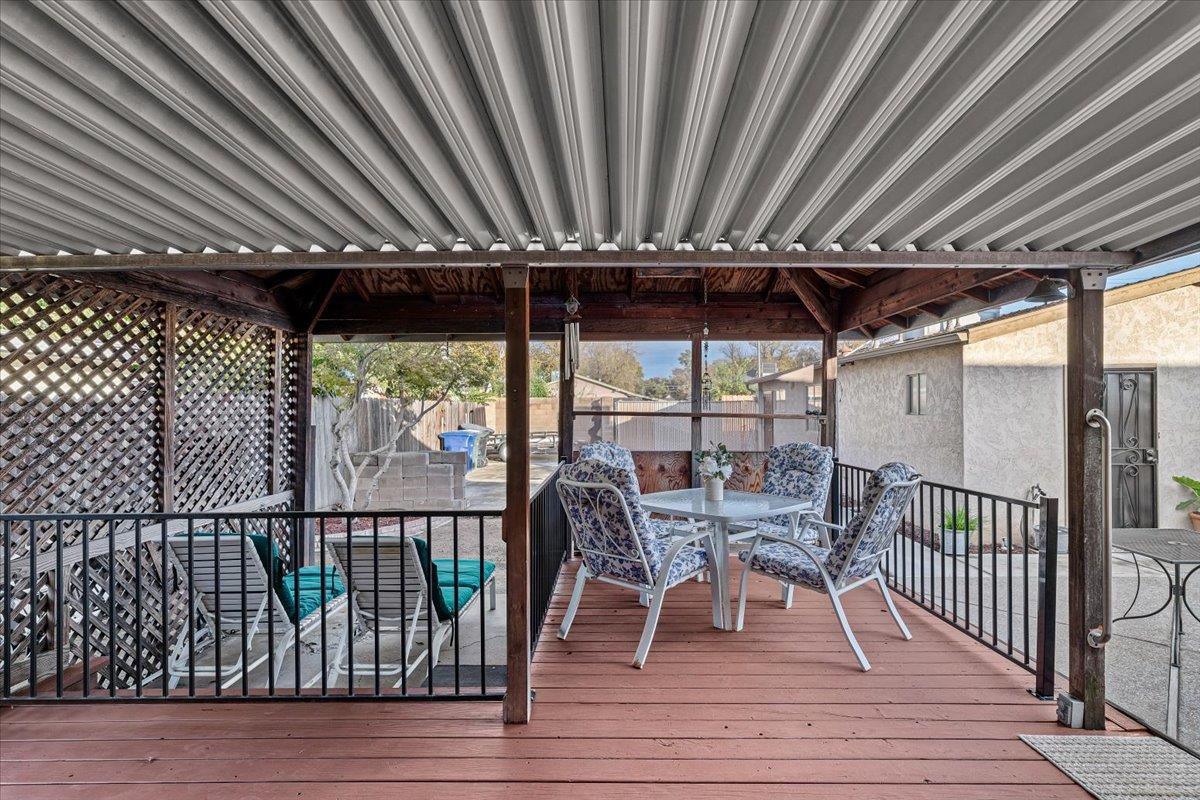 232 Fusco Avenue Modesto, CA 95354 - Photo 31 of 52 a view of a chairs and table in the roof deck