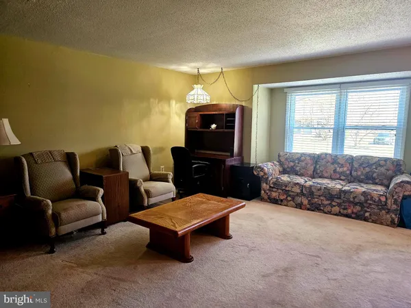 $395,000 | 2 Carver Place, Lawrenceville, NJ 08648