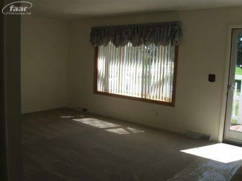 7120 Reid Road Swartz Creek, MI 48473 - Photo 8 of 15 20419701-7.JPG