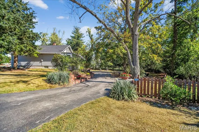 $575,000 | 1612 Dougherty Ferry Road, Kirkwood, MO 63122