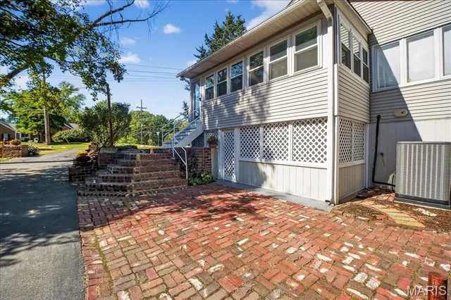 $575,000 | 1612 Dougherty Ferry Road, Kirkwood, MO 63122