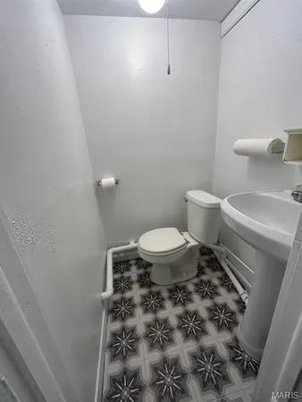 $299,000 | 1106 East Lafayette, Edina, MO 63537