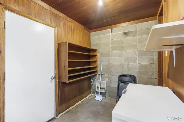 $299,000 | 1106 East Lafayette, Edina, MO 63537