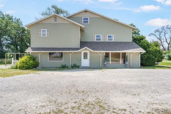 $299,000 | 1106 East Lafayette, Edina, MO 63537