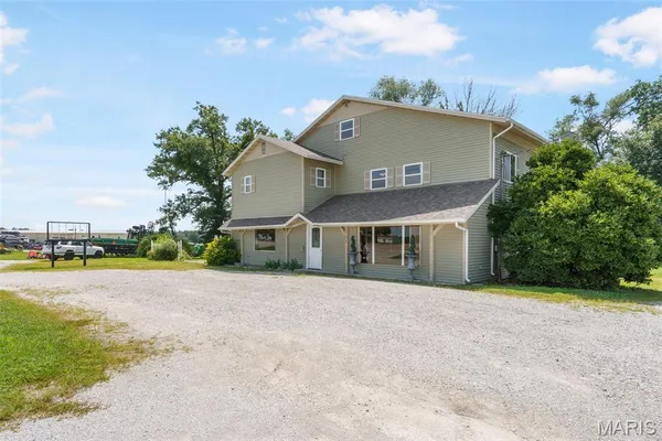 $299,000 | 1106 East Lafayette, Edina, MO 63537