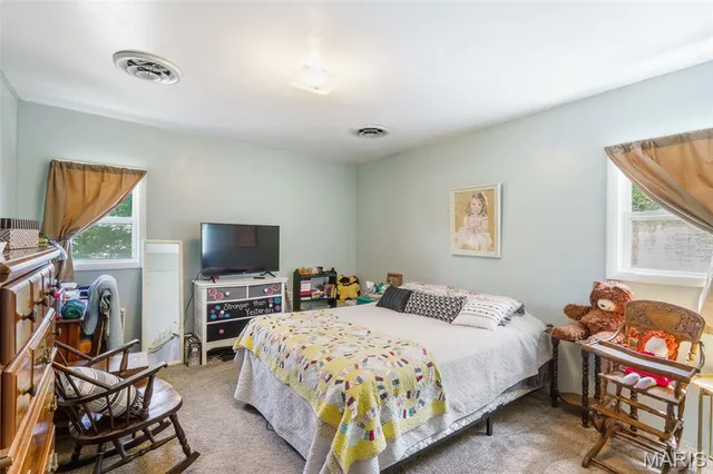 $319,000 | 1106 East Lafayette, Edina, MO 63537