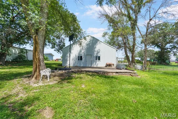 $299,000 | 1106 East Lafayette, Edina, MO 63537