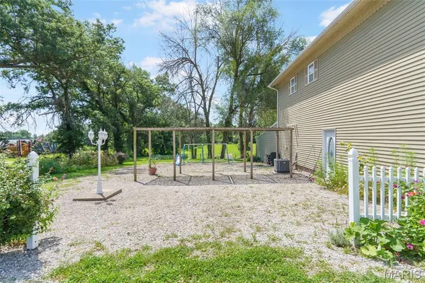 $299,000 | 1106 East Lafayette, Edina, MO 63537