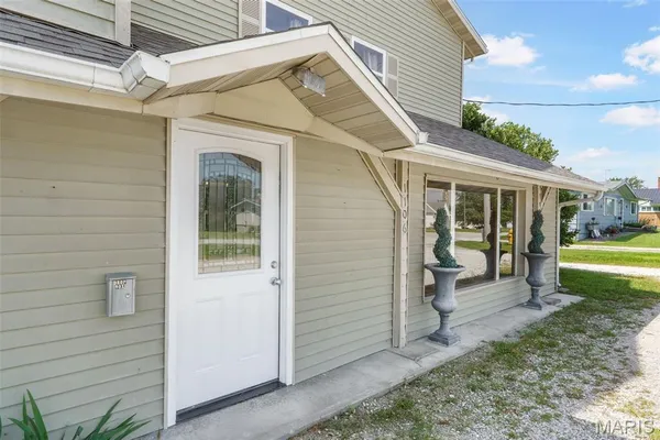 $299,000 | 1106 East Lafayette, Edina, MO 63537