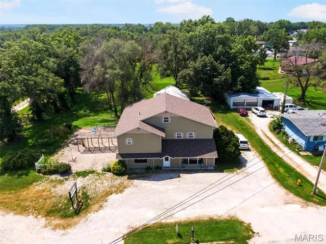 $319,000 | 1106 East Lafayette, Edina, MO 63537