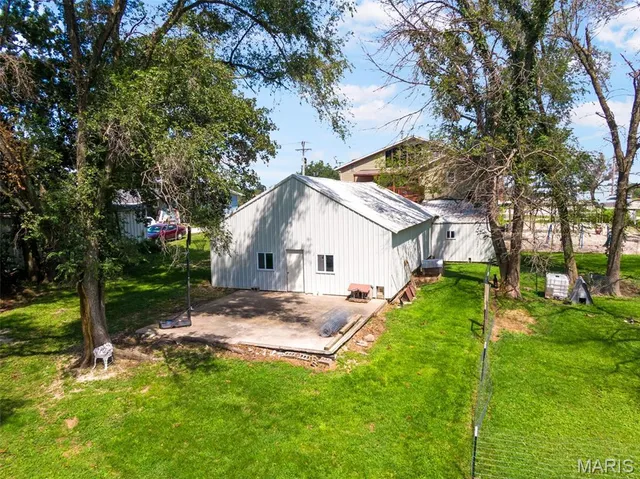 $319,000 | 1106 East Lafayette, Edina, MO 63537