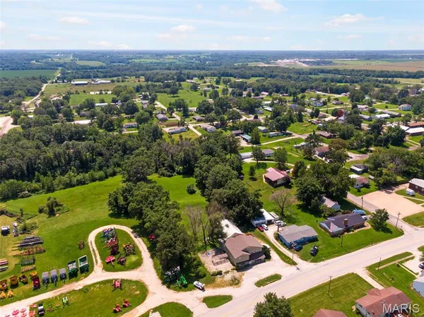 $299,000 | 1106 East Lafayette, Edina, MO 63537