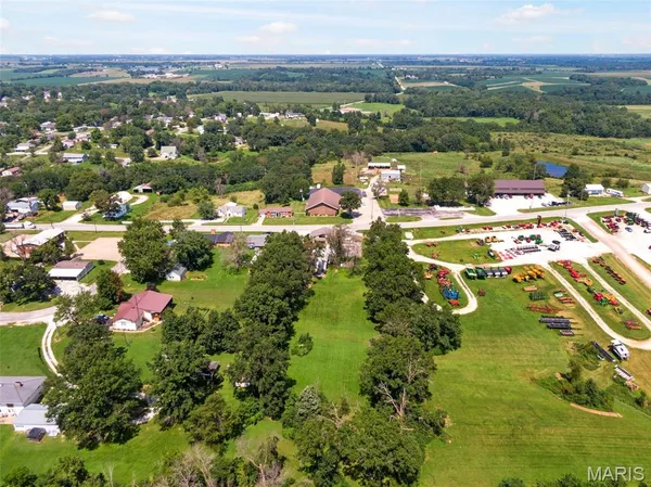 $299,000 | 1106 East Lafayette, Edina, MO 63537