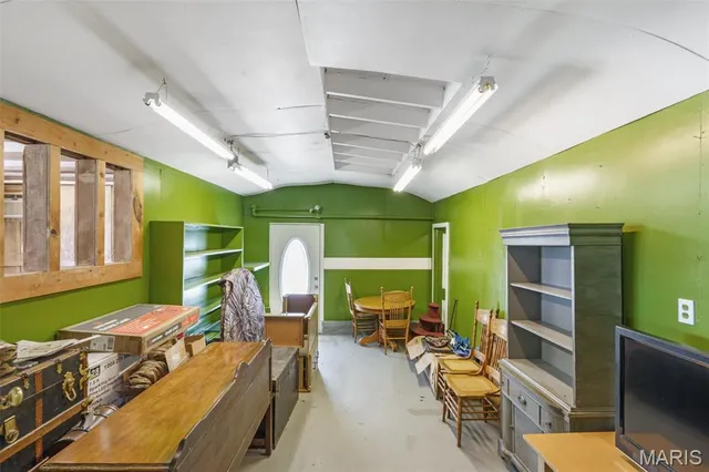 $319,000 | 1106 East Lafayette, Edina, MO 63537