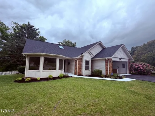 $324,900 | 15466 Woodstone Circle, Bristol, VA 24202