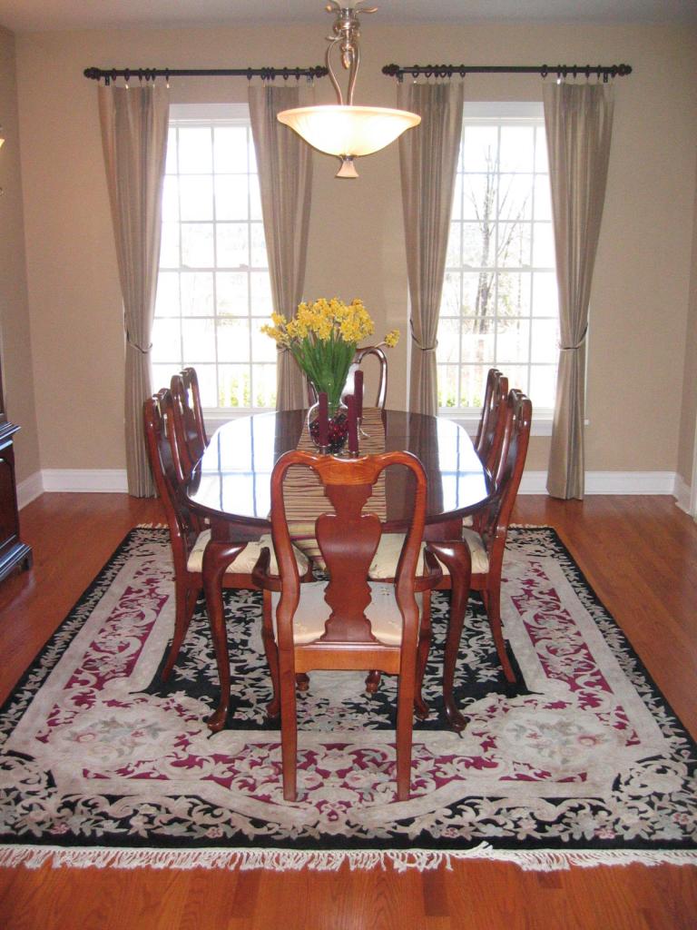 137 Rachel Road Stroudsburg, PA 18360 - Photo 8 of 29 a dining room with wooden floor