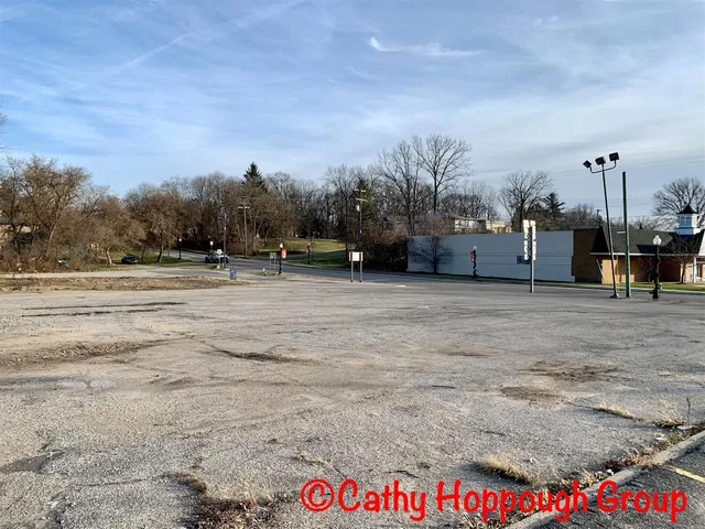 $499,000 | 428 West Lincoln Avenue, Ionia, MI 48846