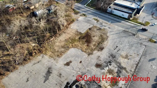 $499,000 | 428 West Lincoln Avenue, Ionia, MI 48846