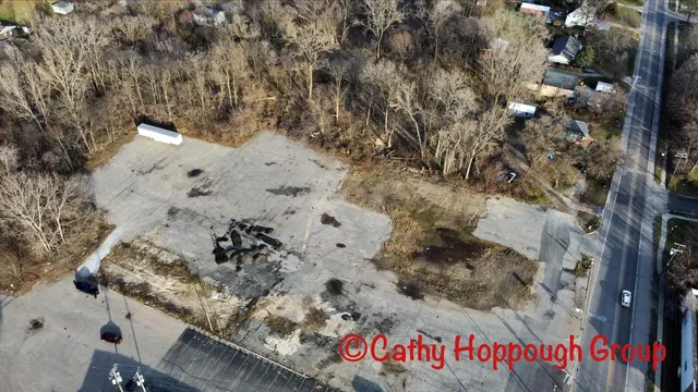 $499,000 | 428 West Lincoln Avenue, Ionia, MI 48846