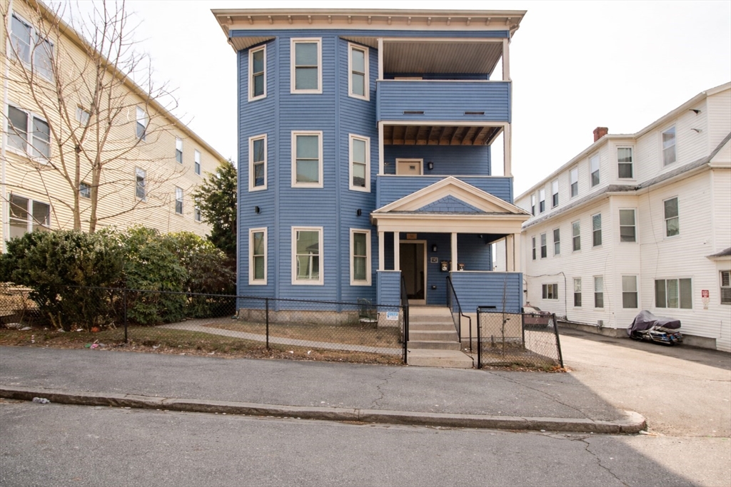 56 Cohasset Street Worcester, MA 01604 - Photo 1 of 33