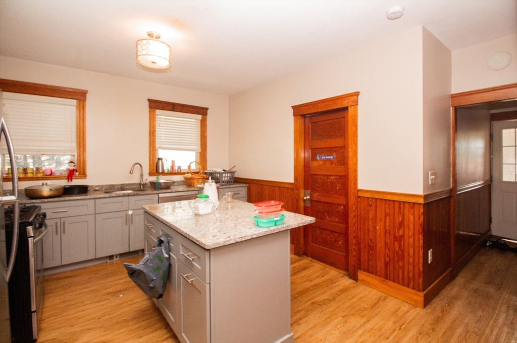 56 Cohasset Street Worcester, MA 01604 - Photo 12 of 33