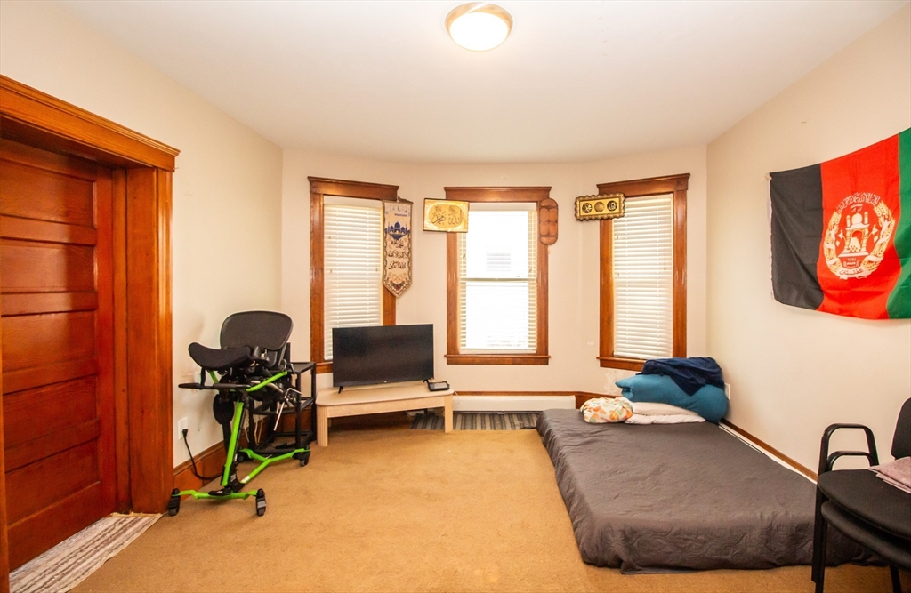 56 Cohasset Street Worcester, MA 01604 - Photo 18 of 33