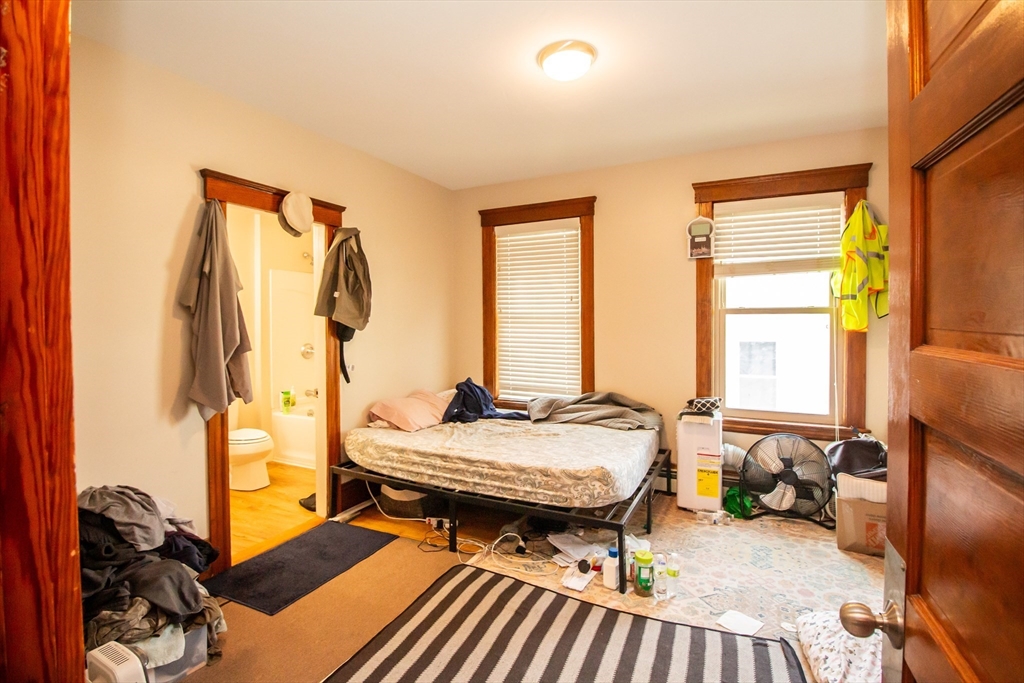 56 Cohasset Street Worcester, MA 01604 - Photo 20 of 33