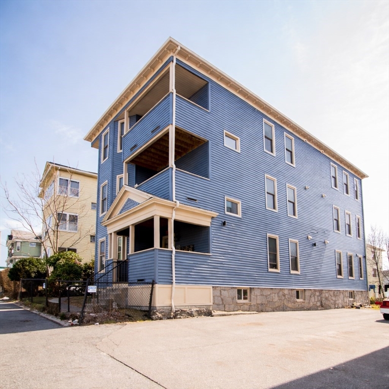 56 Cohasset Street Worcester, MA 01604 - Photo 3 of 33