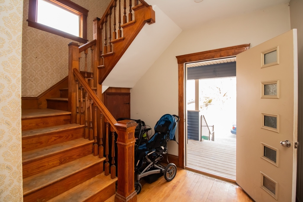 56 Cohasset Street Worcester, MA 01604 - Photo 10 of 33