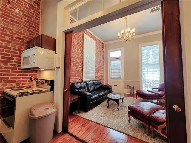 $1,725 | 740 Dumaine Street, New Orleans, LA 70116