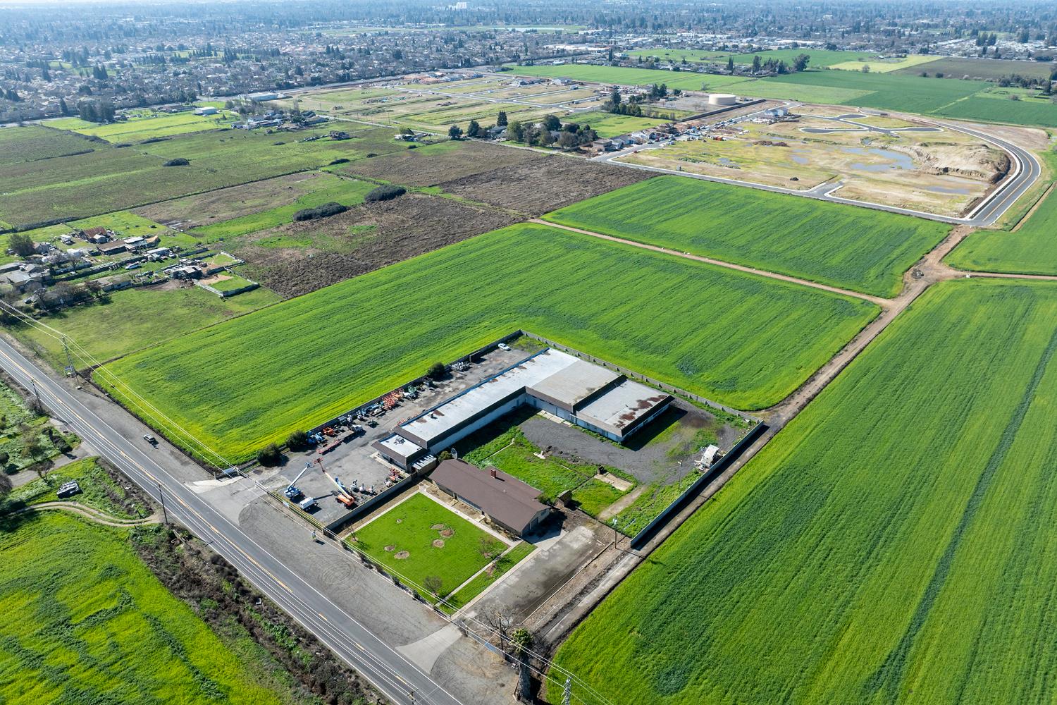 3941 Roselle Avenue Modesto, CA 95357 - Photo 13 of 13 an aerial view of a tennis court