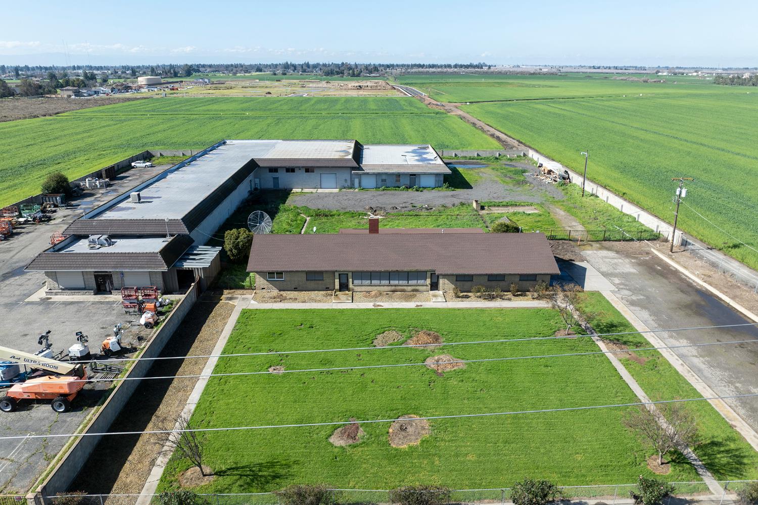 3941 Roselle Avenue Modesto, CA 95357 - Photo 3 of 13 a view of a tennis court