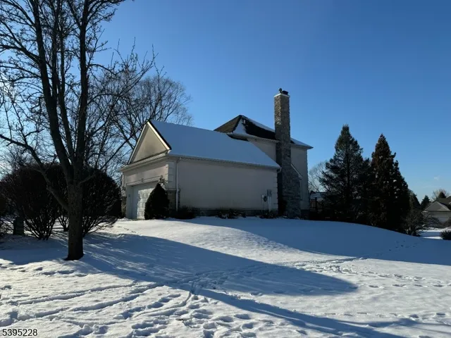 $560,000 | 13 Witherwood Drive, Hamburg, NJ 07419