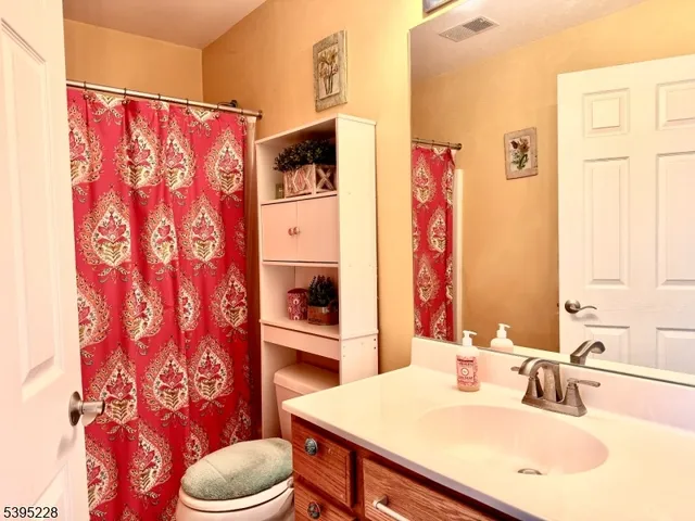 $560,000 | 13 Witherwood Drive, Hamburg, NJ 07419