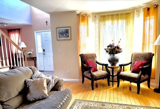 $560,000 | 13 Witherwood Drive, Hamburg, NJ 07419