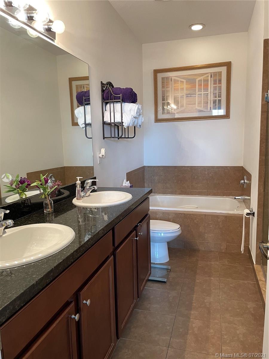 2668 Southwest 118 Road Miramar, FL 33025 - Photo 12 of 18 Gallery Image 12