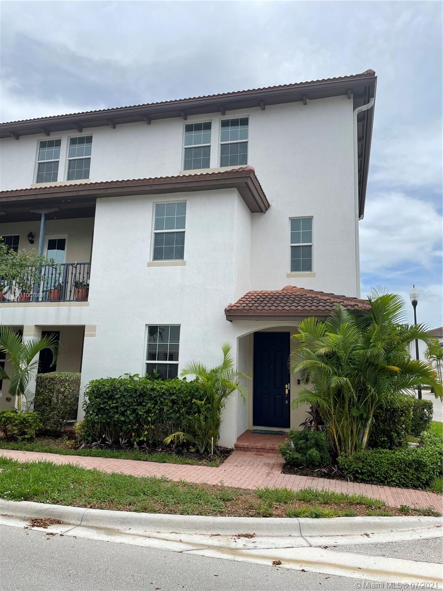 2668 Southwest 118 Road Miramar, FL 33025 - Photo 4 of 18 Gallery Image 4