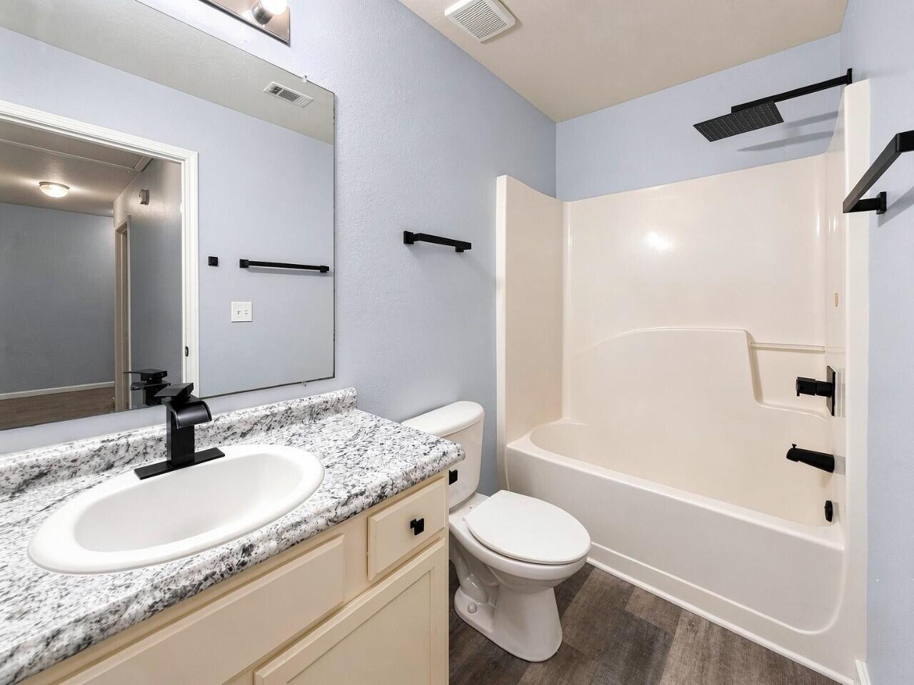 1014 Airport Road, Unit 121 Destin, FL 32541 - Photo 16 of 24 26-interior_primary_bathroom