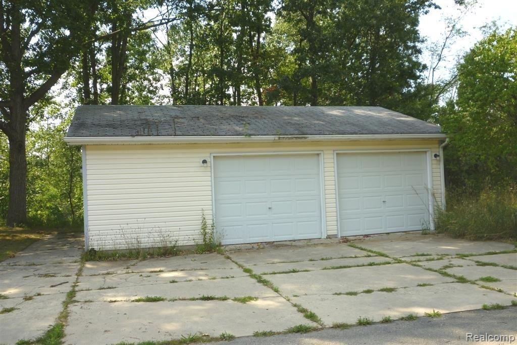 7030 Oak Grove Road Howell, MI 48855 - Photo 9 of 9 7030 Oak Grove-Detached Garage1