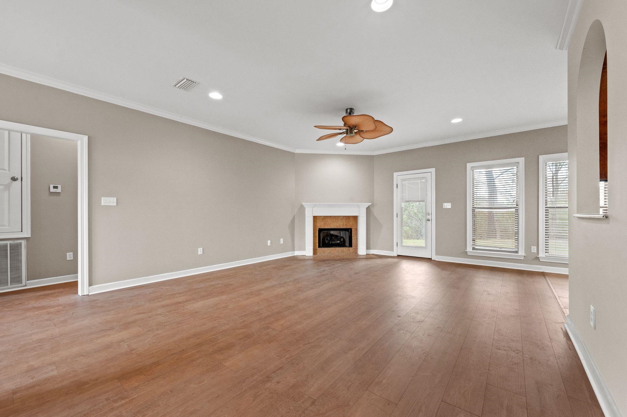 9381 Sable Court Daphne, AL 36526 - Photo 10 of 42 Living Room