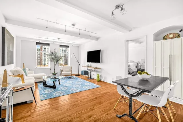$1,495,000 | 410 West 24th Street, Unit 11L | Chelsea