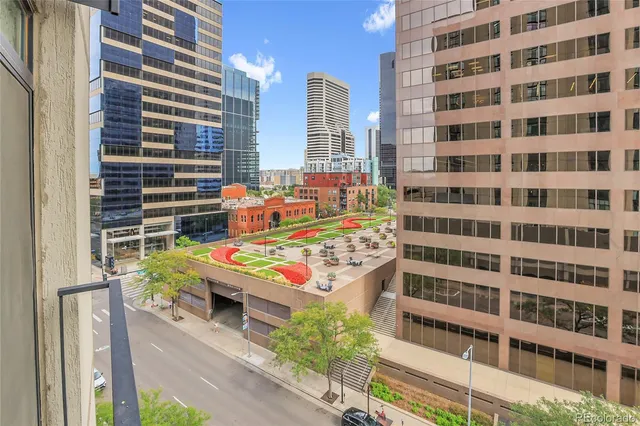 a building view with outdoor space