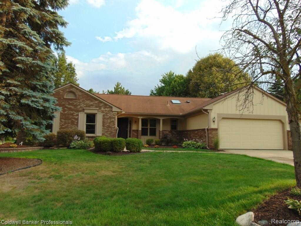 21237 Parklane Road Farmington Hills, MI 48335 - Photo 2 of 56
