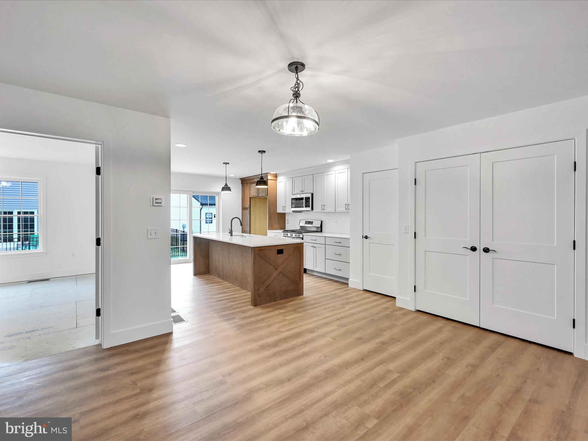 407 General Sutter Avenue Lititz, PA 17543 - Photo 8 of 28 Kitchen