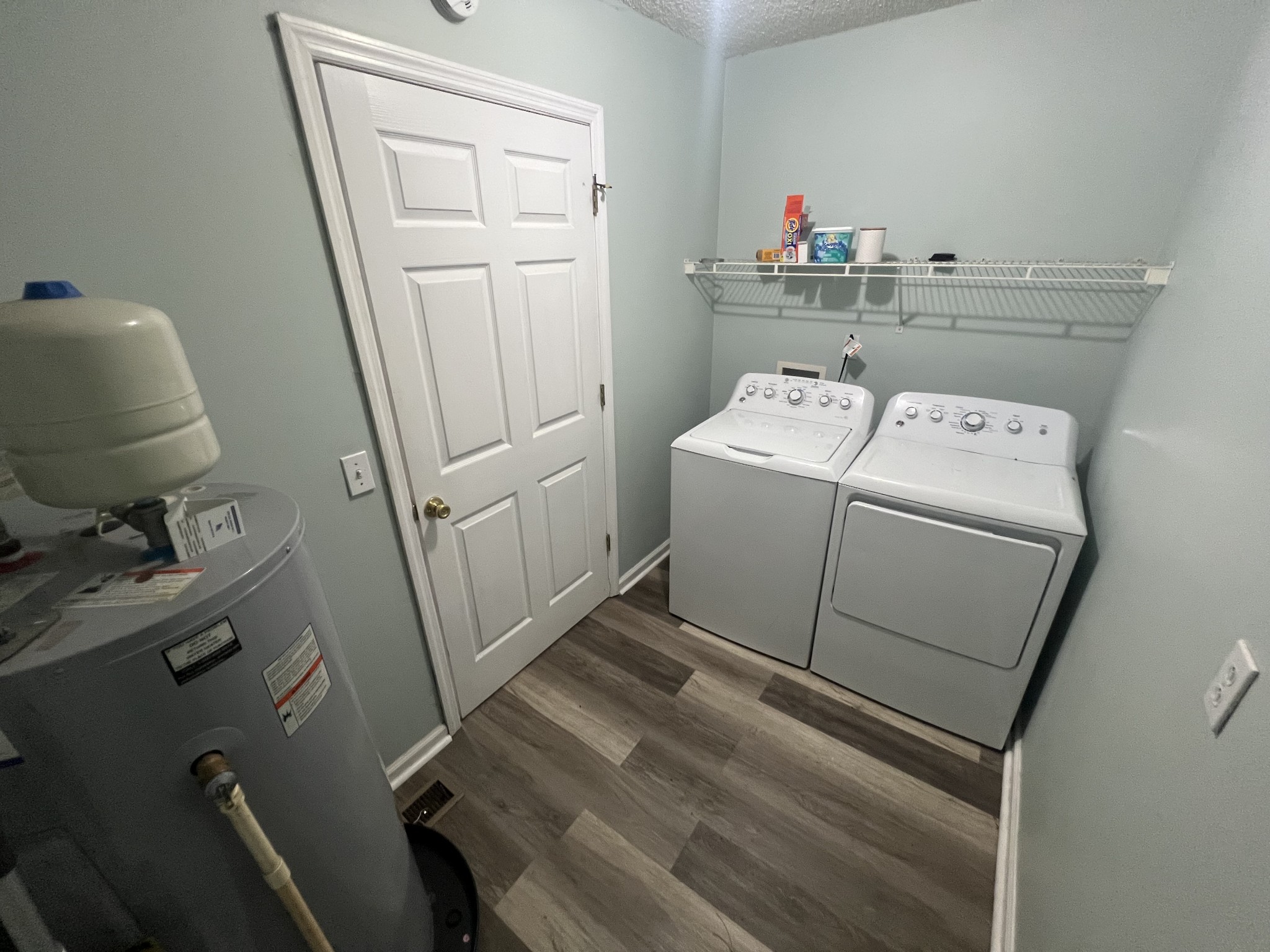149 Hawthorne Street Pulaski, TN 38478 - Photo 12 of 33 a utility room with dryer and washer